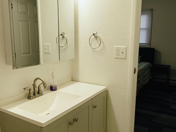 5th image of 1613 9th St APT 3