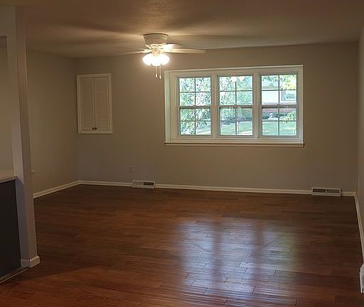 4th image of 8329 Oakland Ave