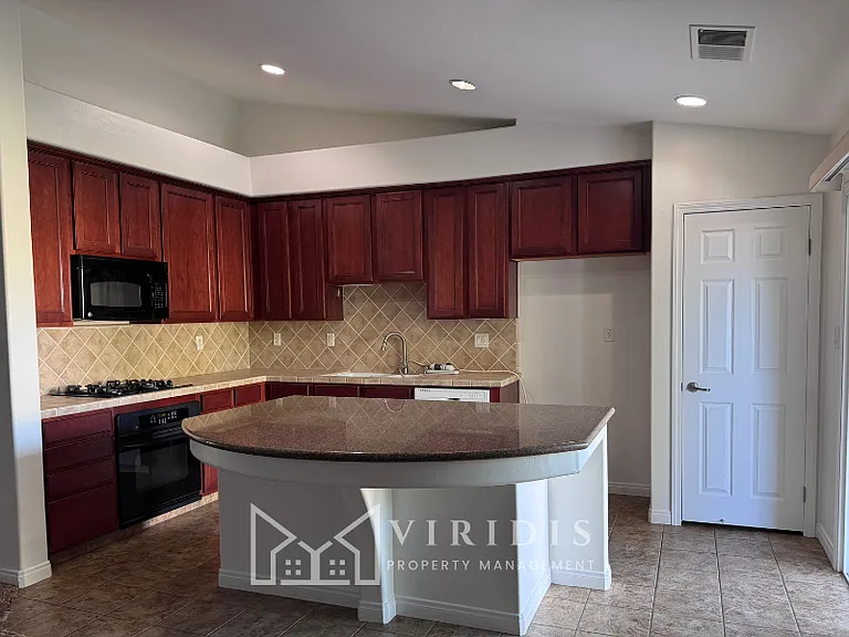 5512 Cherry Creek Ln — Photo 3