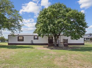 510 N Cardinal Rd, Azle, TX 76020
