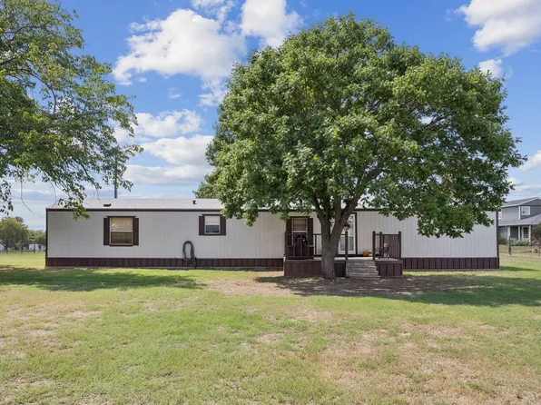 510 N Cardinal Rd, Azle, TX 76020