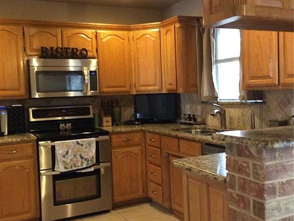 4th image of 2114 Nugent Dr
