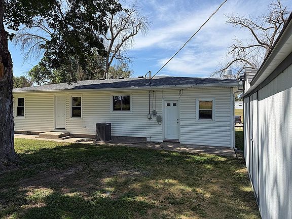 5th image of 202 Miller St