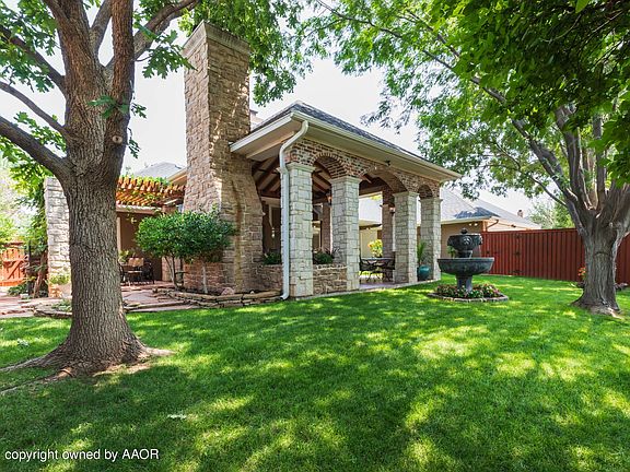 5th image of 7407 Woodmont Dr