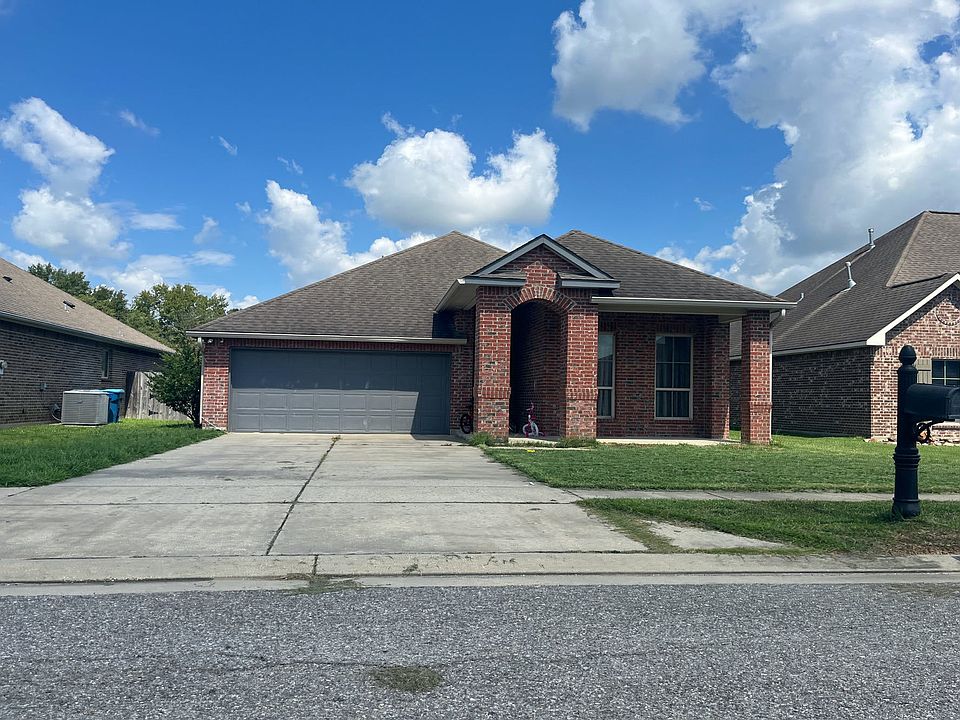 1st image of 120 Franklin Ln