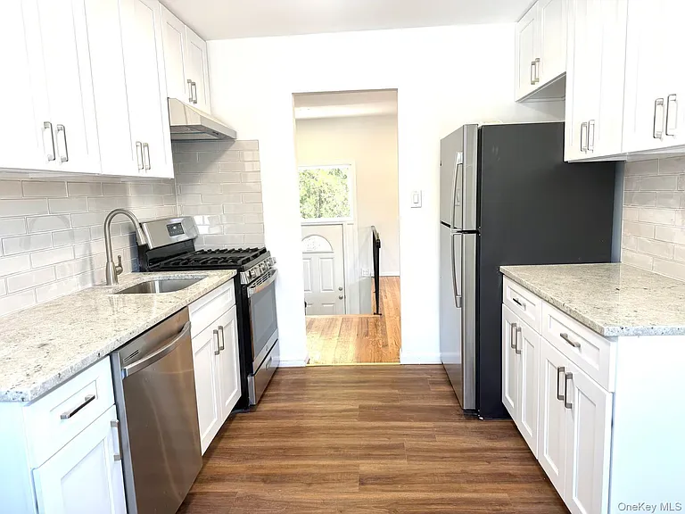 65 Florida Ave — Photo 6