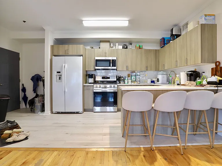 205-207 Madison St #2B — Photo 10