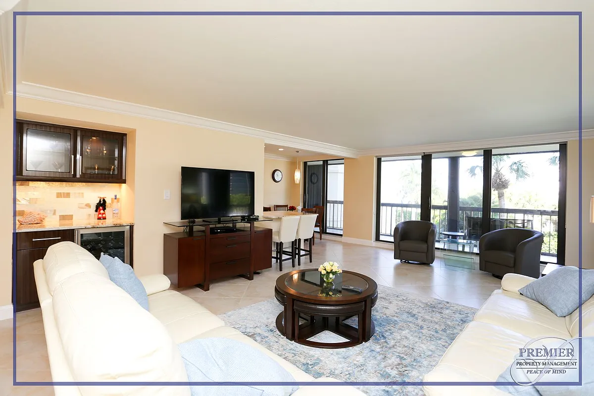 Building Photo - 4551 Gulf Shore Blvd N #301