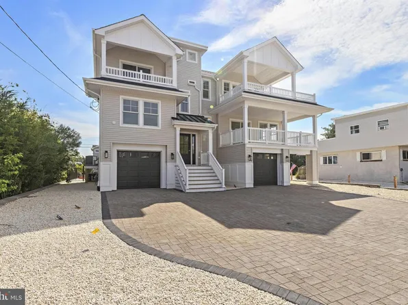 354 W 11th St, Ship Bottom, NJ 08008
