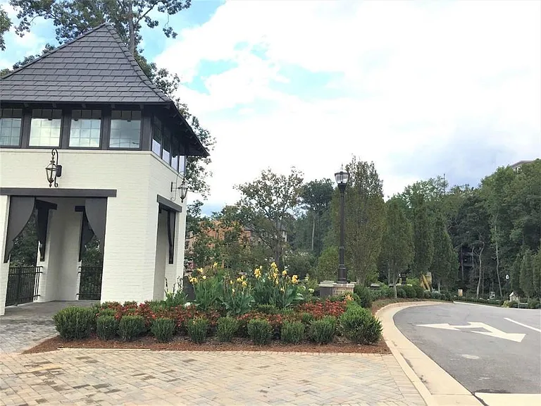 6735 Encore Blvd — Photo 32