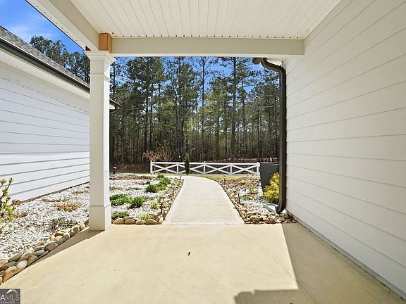 4th image of 649 Tanners Bridge Rd