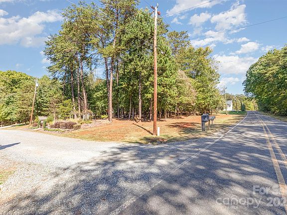 3rd image of 13700 Woody Point Rd