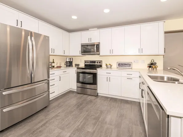 3303 S 123rd STREET, West Allis, WI 53227