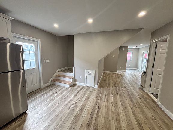 3rd image of 5 Annie St #1