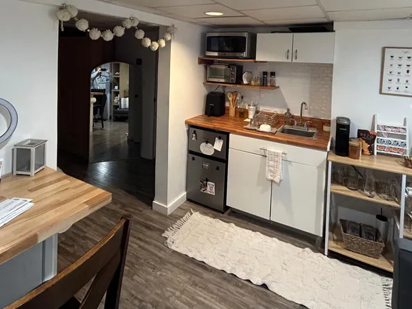 (undisclosed Address), West Babylon, NY 11704