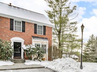 8 Cumberland Court, Peekskill, NY 10566