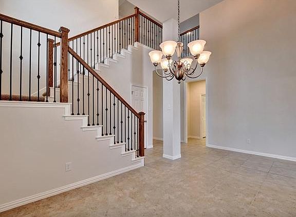 4th image of 2312 Mansfield Ln