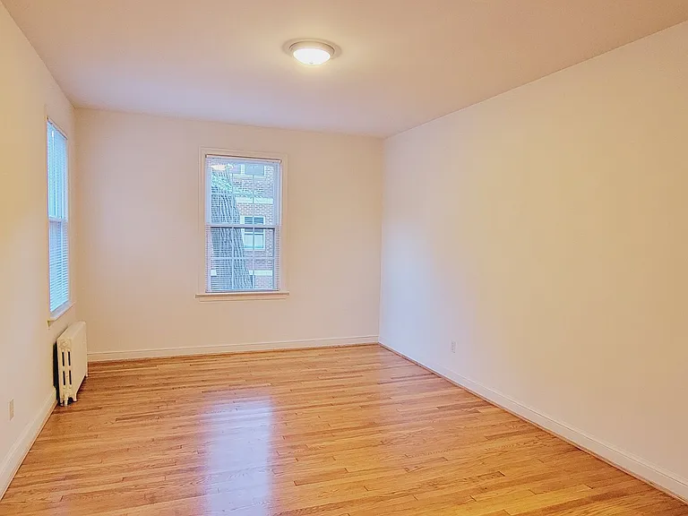 Luray Apartments — Photo 7
