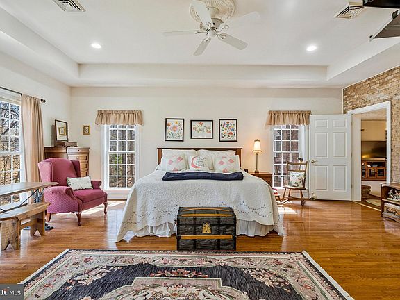 4th image of 6723 Surbiton Dr