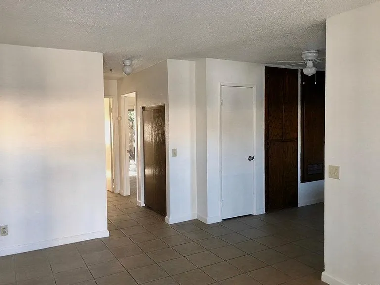 9125 Pepper Ave — Photo 4