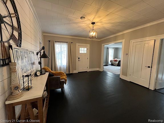 3rd image of 210 Center St