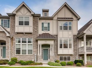 303 Bennett Dr, Carol Stream, IL 60188