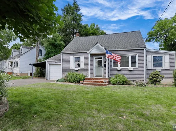 28-31 Sheridan Pl, Fair Lawn, NJ 07410