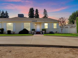 1633 S Chinowth St, Visalia, CA 93277
