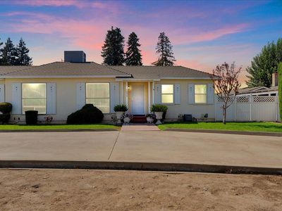 1633 Chinowth Street, Visalia, CA, 93277