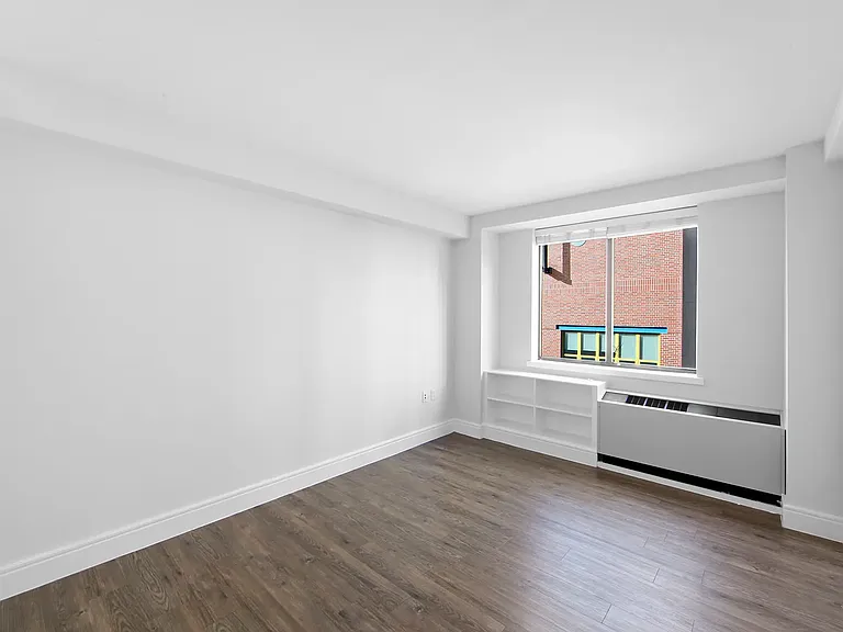 354 E 91st St #601 — Photo 7
