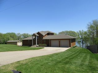 62 Pleasant View Rd, Slayton, MN 56172
