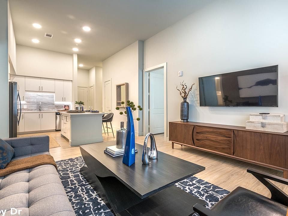 1st image of 7350 Kirby Dr #1511