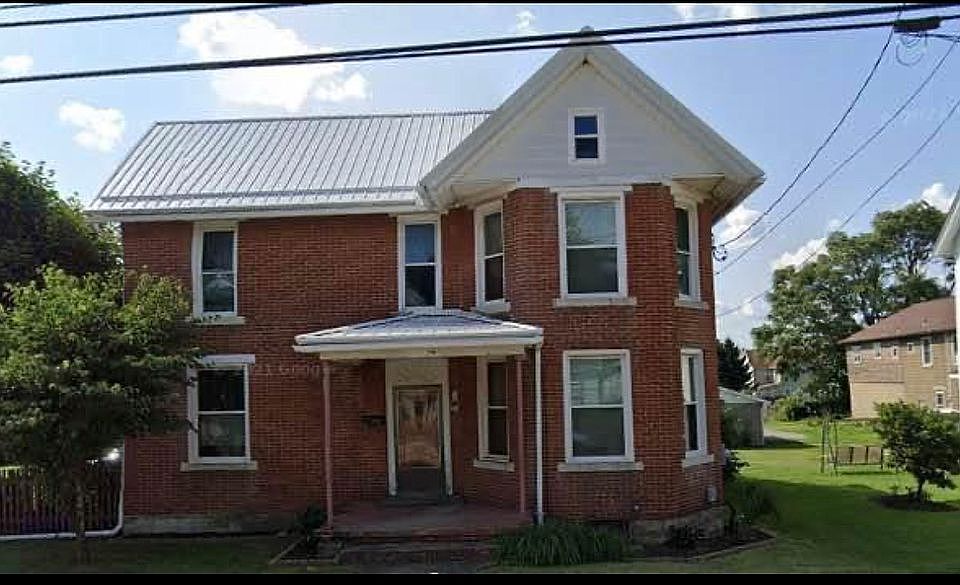 1st image of 230 W 4th Ave