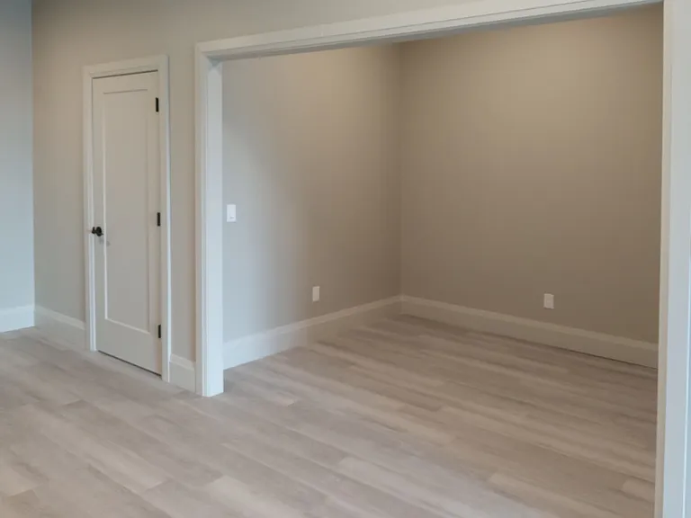 75 Barrie Rd — Photo 11
