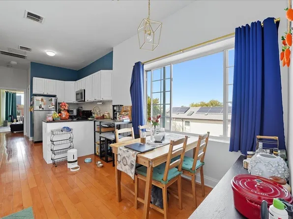 100 Leonard Street image 11 of 16