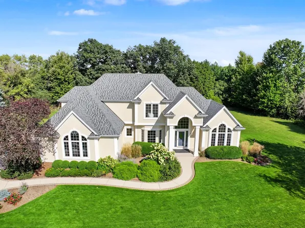 261 Steeple Pointe CIRCLE, Delafield, WI 53018