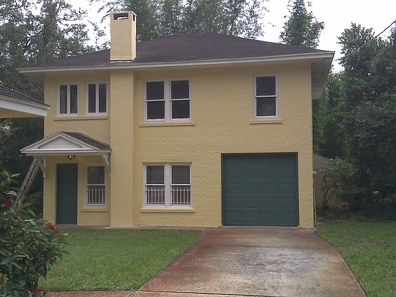 Storage structure w garage