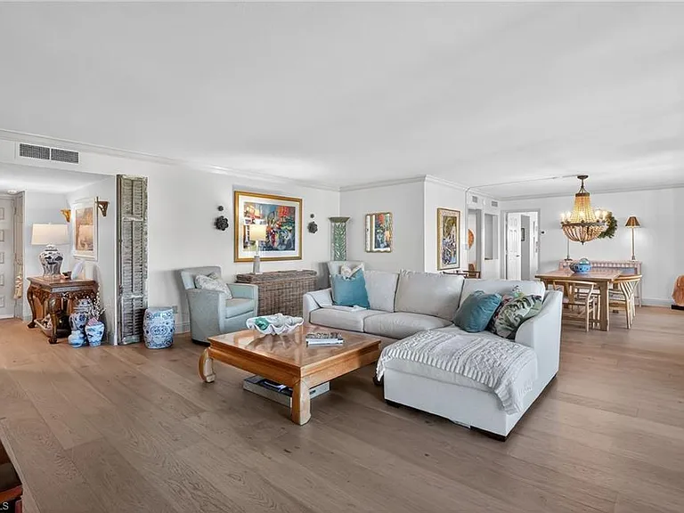 2400 Gulf Shore Blvd N #603 — Photo 4