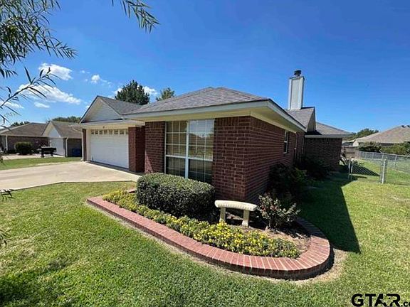 3rd image of 303 Ash Dr