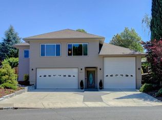 4697 Eagle Trace Dr, Medford, OR 97504