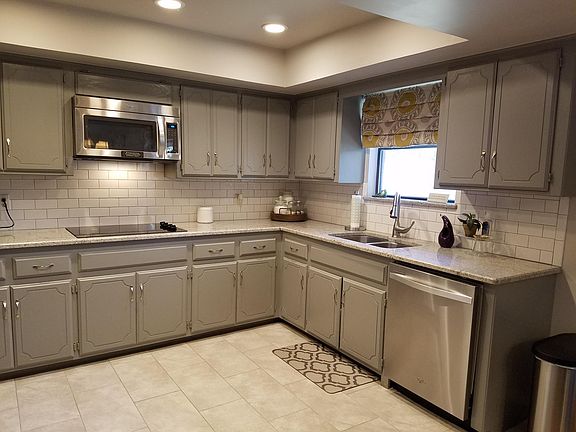 2nd image of 912 Countrywood Ln