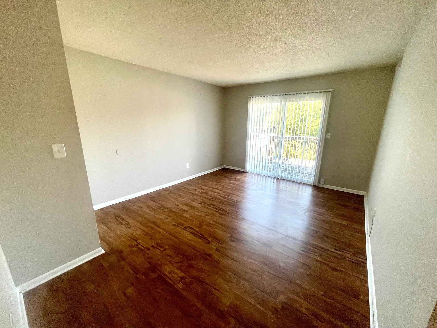 2 bed, 740 sqft, $925 — Photo 3