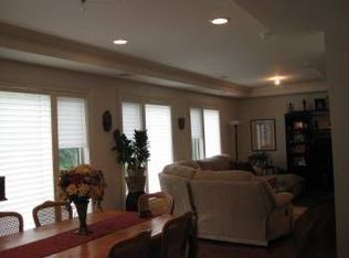 31 Cambridge Way, Weehawken, NJ 07086