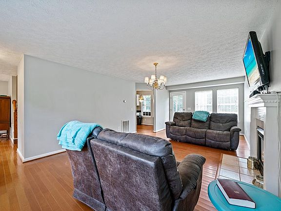 3rd image of 3119 Middleford Dr