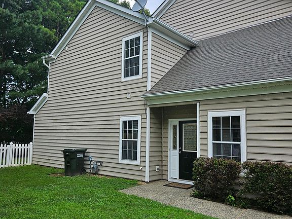 3rd image of 109 Alice Ct