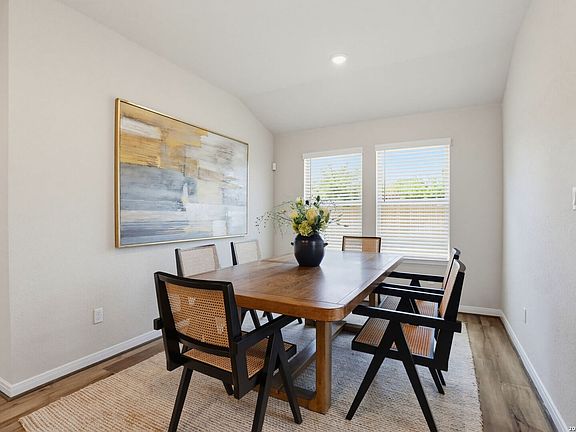 4th image of 3095 Mondavi