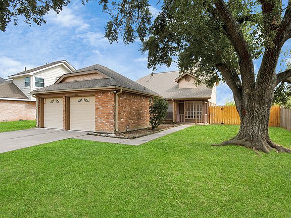 3rd image of 8410 Scenic Green Dr