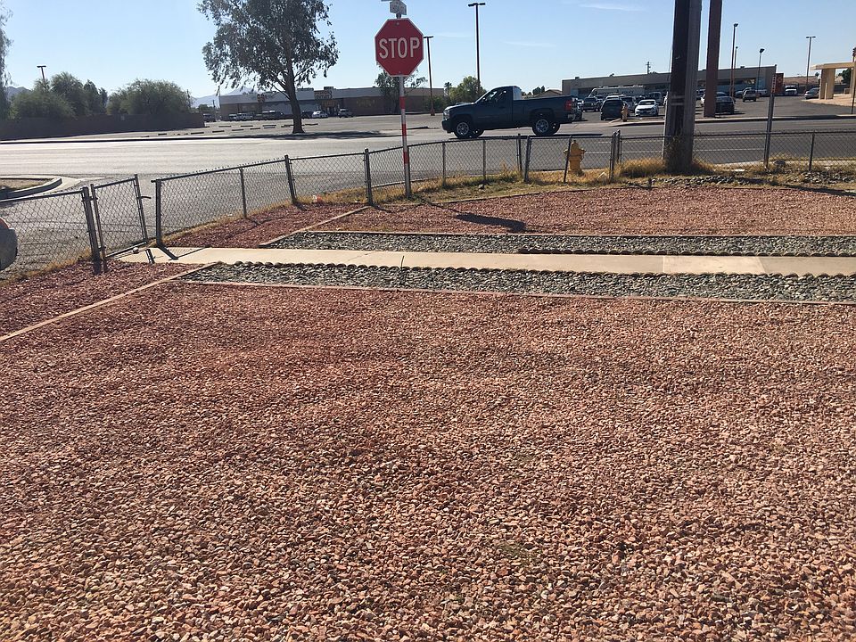 2nd image of 1602 E Hidalgo Ave