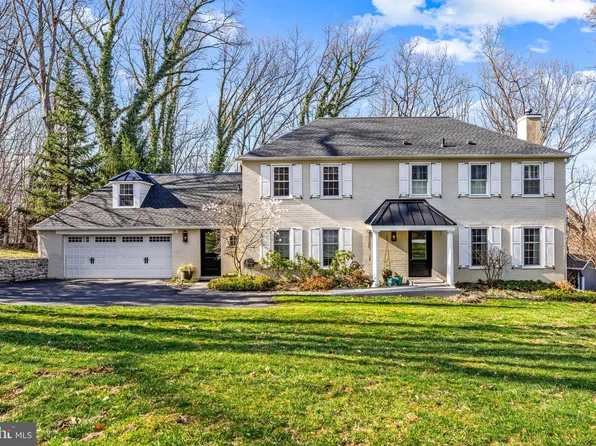 15 Patriot Cir, Devon, PA 19333