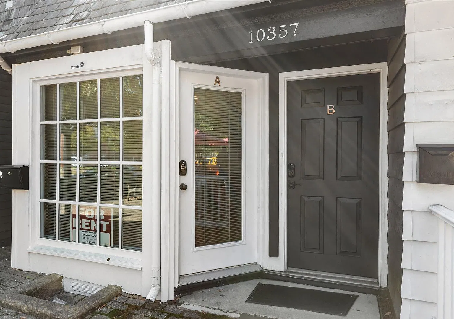 10357 Warwick Blvd — Photo 4